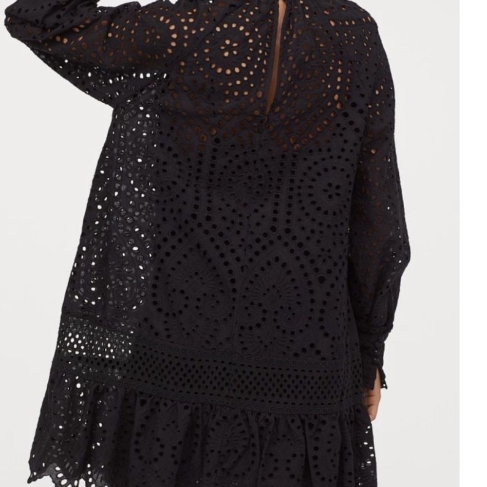 H&M eyelet dress - Picture 5 of 6